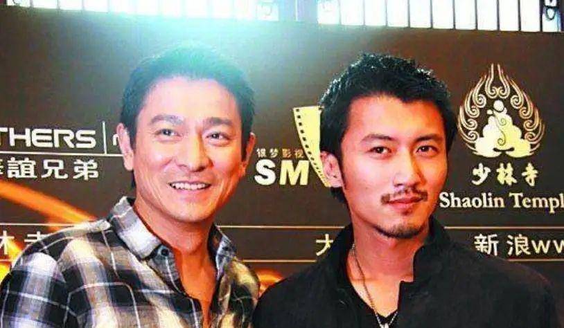 刘威抱着童年的杨幂,刘德华亲了谢霆锋一口!