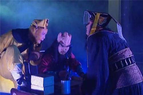 黑白无常封阎罗之命套走了孙悟空的魂,孙悟空的魂魄就到了"幽冥界",但