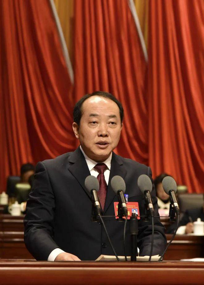 中共丽江市委书记浦虹出席会议并讲话(图源:丽江发布)2月26日,中国