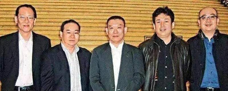 澳门黑枭"街市伟":身价百亿跟大姐大结婚,晚年发现孩子非亲生_吴伟