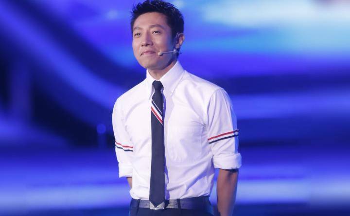 说北大还行的撒贝宁,居然只靠唱首小白杨保送北大,还被保研_武汉_成绩