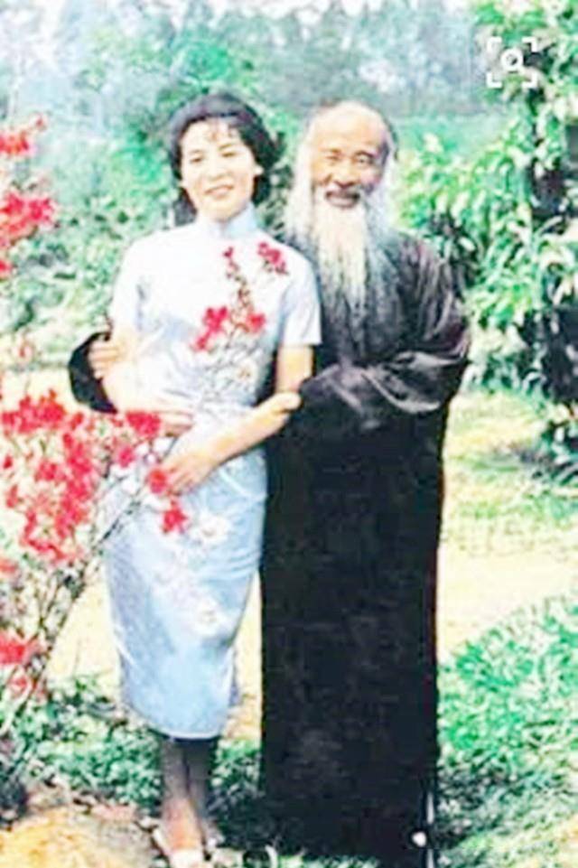 张大千要娶18岁少女,遭三位太太围殴,大师一招就让太太下跪认错