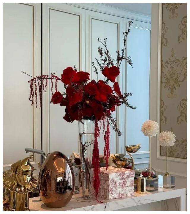 王诗龄英国豪宅内景曝光,小女神身姿曼妙,仙子降临._生活_李湘_人们