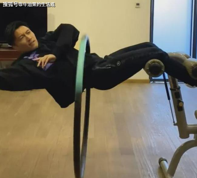 王菲谢霆锋旅行回国秀恩爱,破分手传闻,天王天后同框气场全开_李亚鹏