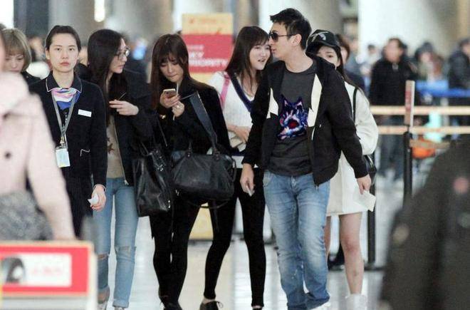 "另一次,是有一个网红,弄出很大声势,在网上摆豪车,打横幅向宗馥莉