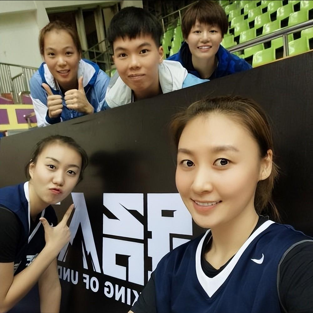 孟铎虽然有点"暴脾气",但是对刘格婷也是相当的温柔