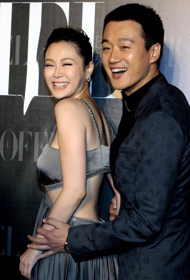 《神探狄仁杰》18年后,有人踏上人生巅峰,有人头发花白坐上轮椅