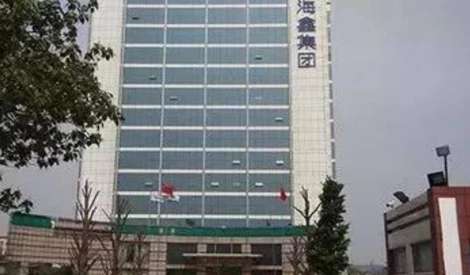 "赶鸭子上架"的富二代:22岁接班,10年输光家业,以