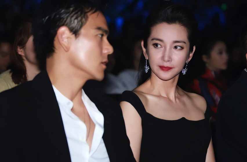 一夜"毁掉"彭于晏的李冰冰,将娱乐圈残酷真相,体现得淋漓尽致_座位