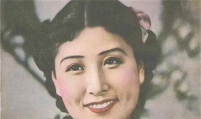 她相貌出众,为革命事业屡次推迟婚约,被捕后特务都不