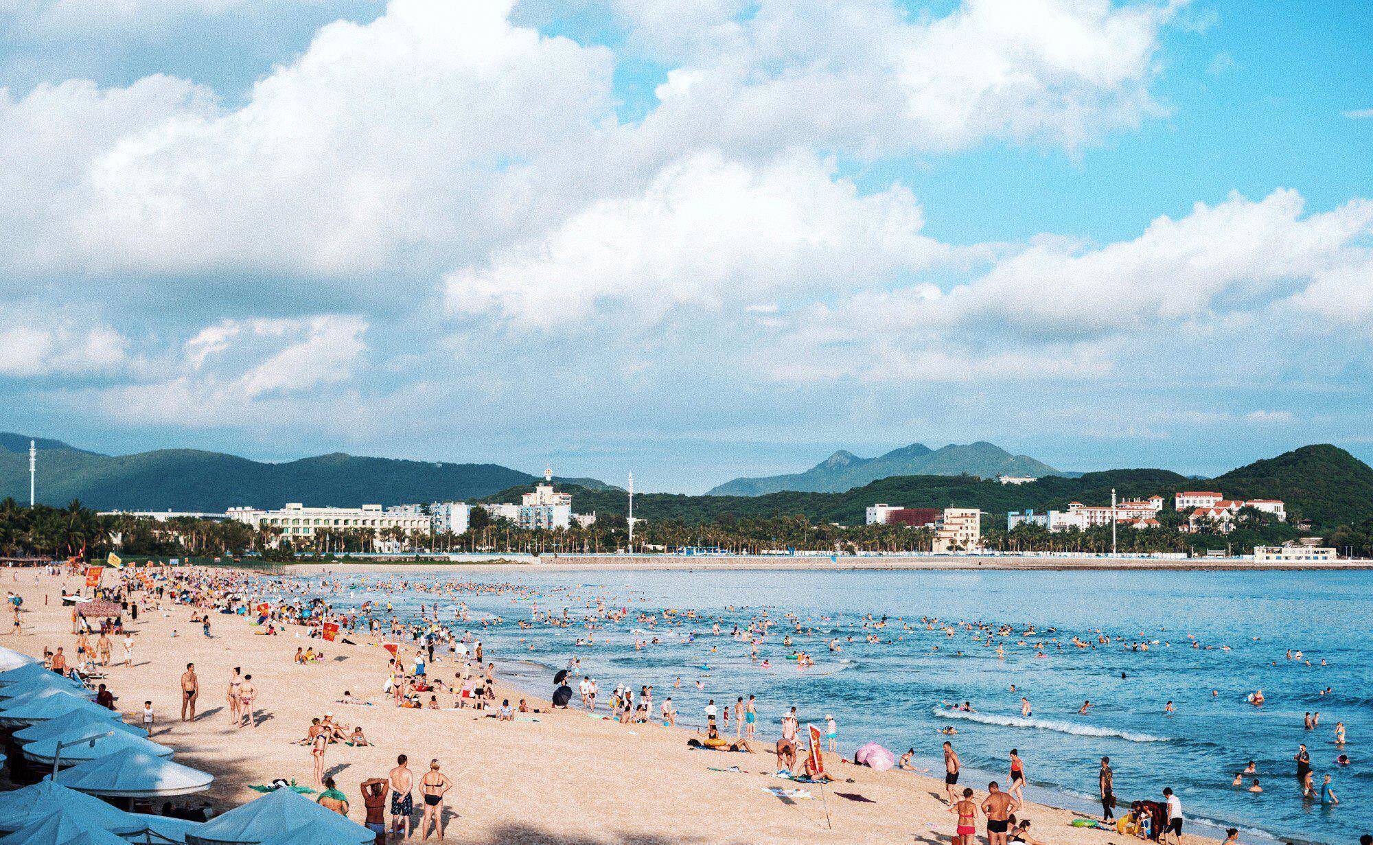 三亚首个免费4a景区,深受俄罗斯游客青睐,沙滩上随处可见比基尼_大东