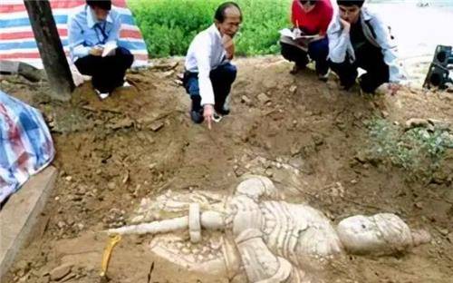 北京发现魏忠贤墓,墓中出土件特殊随葬品,暴露出他的真实野心_明朝_明