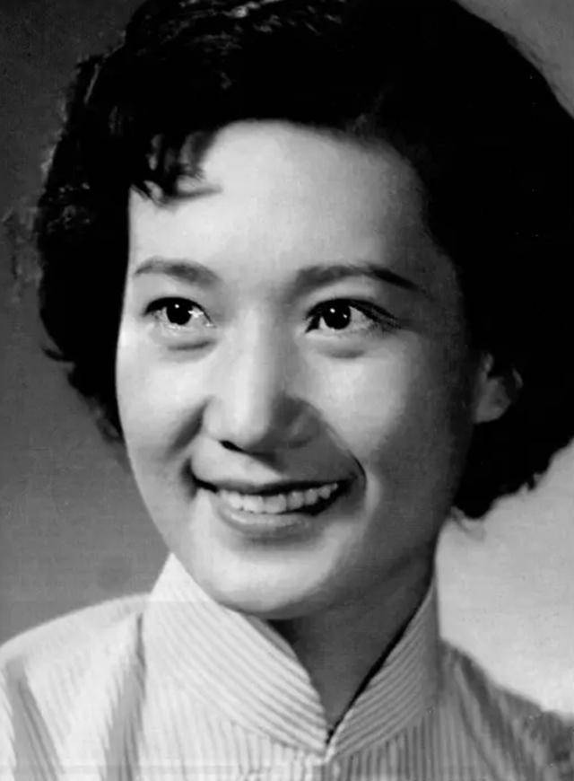 著名艺术家于洋杨静近照曝光,夫妻都已90多岁,堪称神