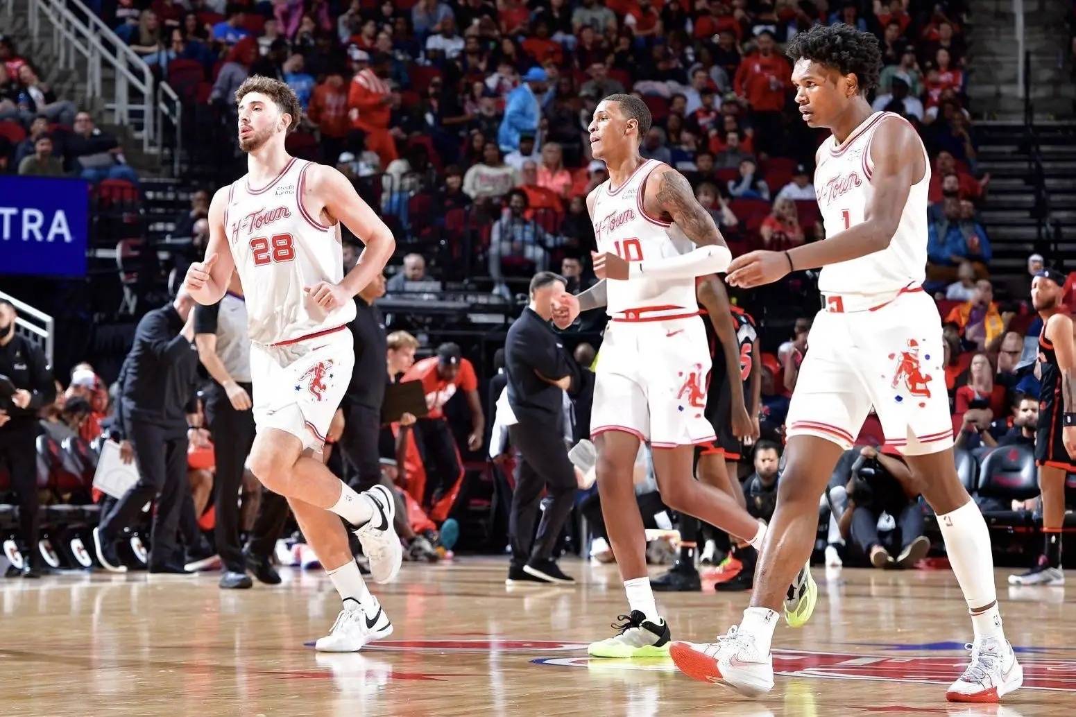 不是休斯顿的答案,斯通的争冠梦还很遥远_乌度卡_调整_赛季