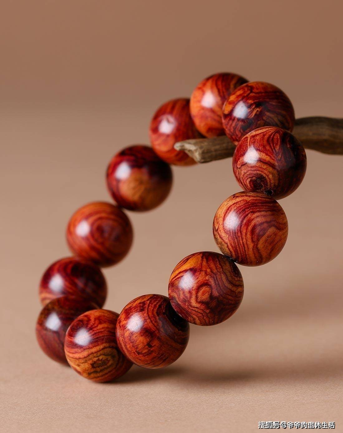 原来冒充海黄手串的木头有这么多