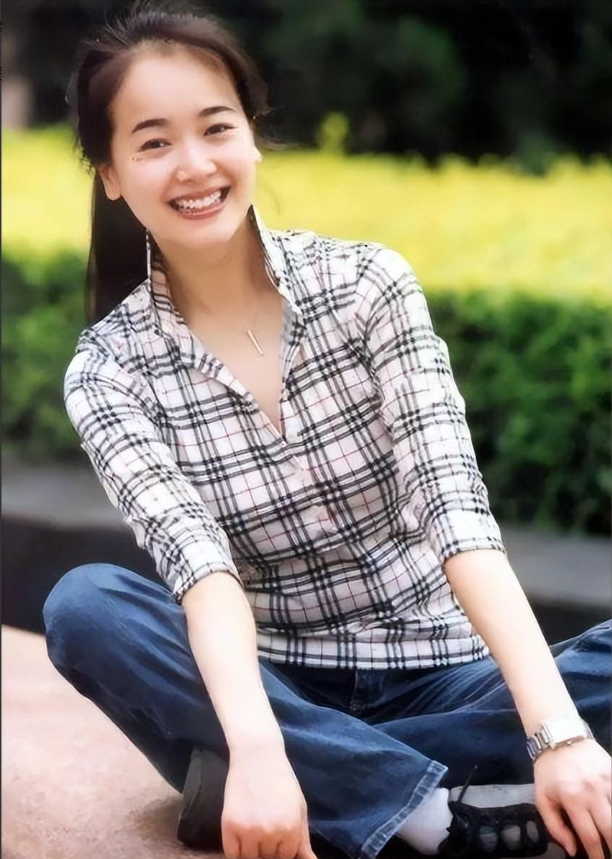 金融圈大佬助力,影视资源滚滚来在电影《红月亮》中,左小青饰演了一个