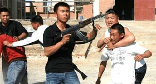 海南悍匪孔繁座:一夜连杀20人,整容后又残害9人,下场如何?