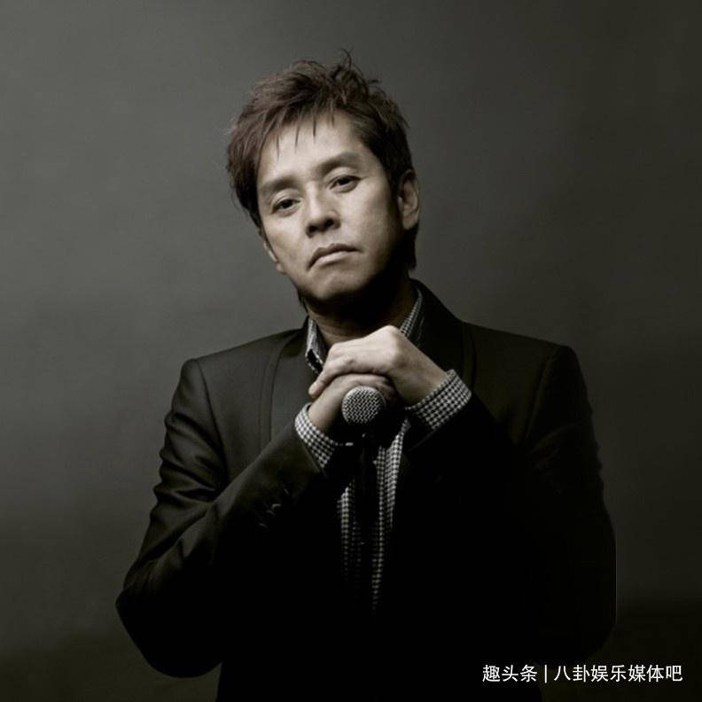 谭咏麟赞老友笑曾志伟流着tvb的脓 李克勤流着tvb的血 有浆的_阿伦