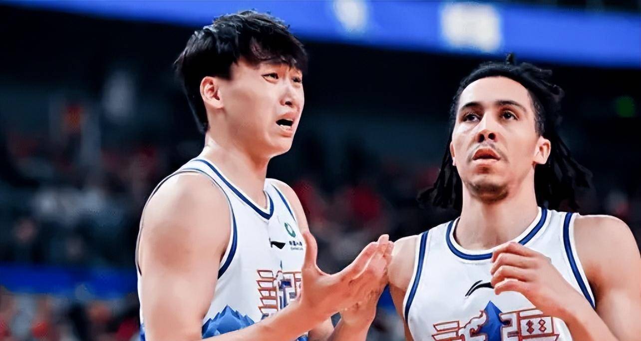 特莱斯离队引发猜测:新疆男篮隐藏大招曝光?球迷期待值爆棚!