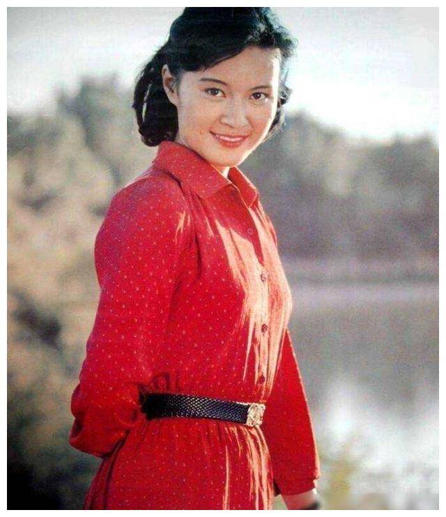 女演员方舒独自养育两女,离婚后现状如何?_生活_人生_女儿