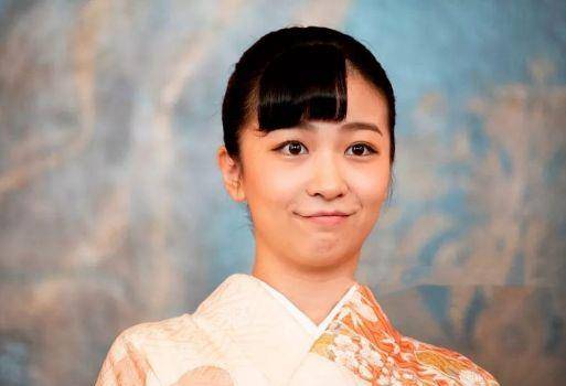 日本最美公主佳子:从叛逆少女到假笑机器,比下嫁平民的真子精明_王室