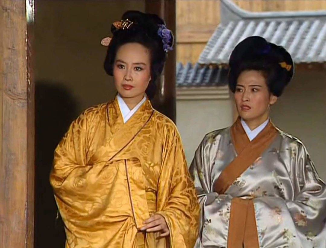 《三国演义》里也有这个故事,可情节却又是另一个模样.