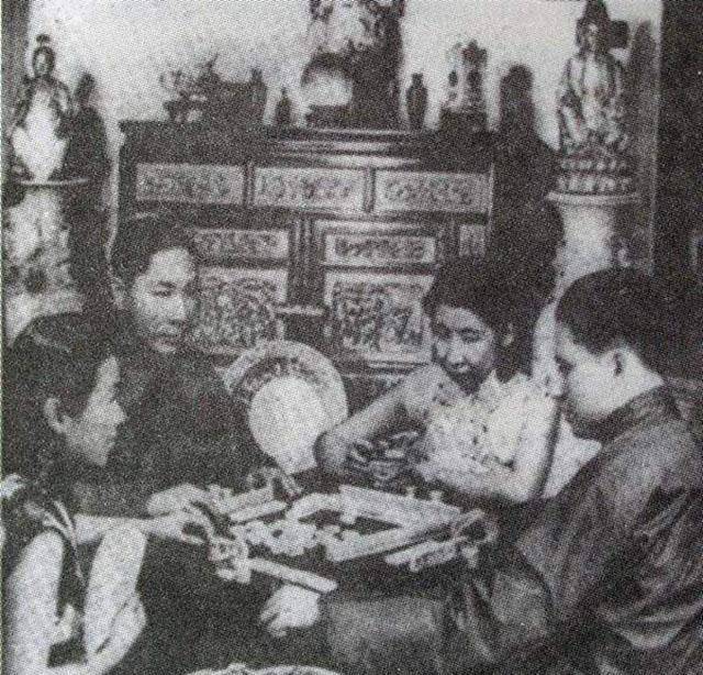 张恨水:搓麻将之余,用笔养活30口人,买下大宅还助弟妹成家立业_民国