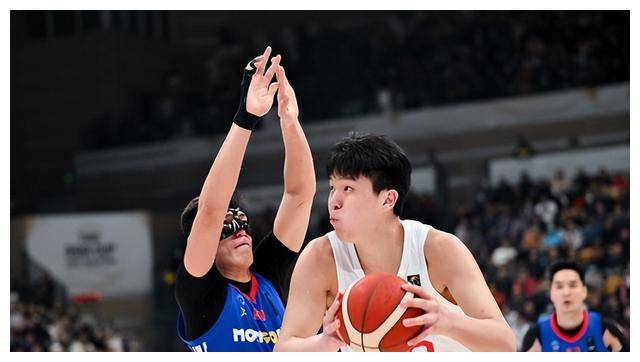 胡金秋pk周琦,新疆王者归来!_比赛_球员_日本