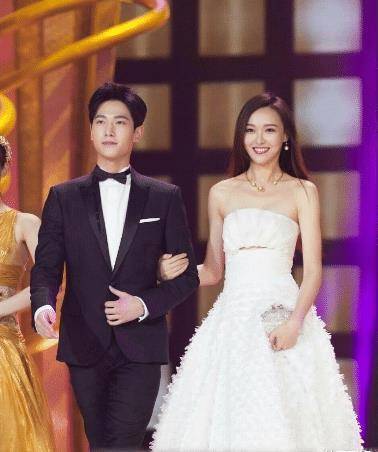 这也算是身为爱豆的一个自觉性吧,特别是和合女艺人们在一起,杨洋都会