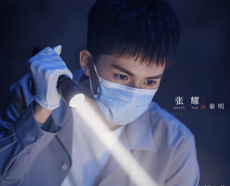 这种开头就是高能预警的,张耀他在方差上肯定是会非常大的,给观众们