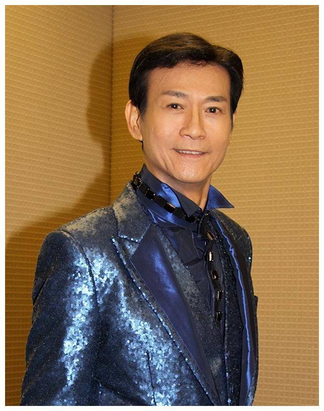 港星郑少秋女儿们,同出父亲,各自风采._父母_命运_故事