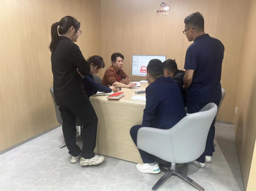 36岁再出发,老国企人在易鑫成就汽车金融精英_李毅宏_李先生_李宏毅