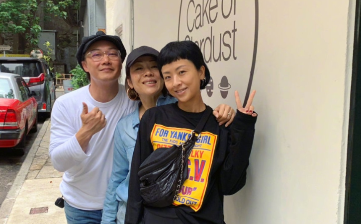 陈奕迅女儿17岁生日,陈奕迅老婆徐濠萦晒照,母女俩长得太像了_陈康堤