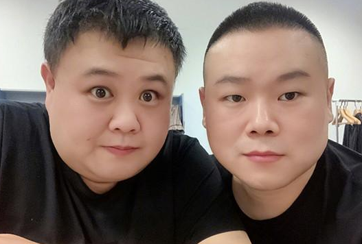 岳云鹏最爱的小曲被路人翻唱,灵魂鼓手让冯照洋想到孙越_相声_搭档