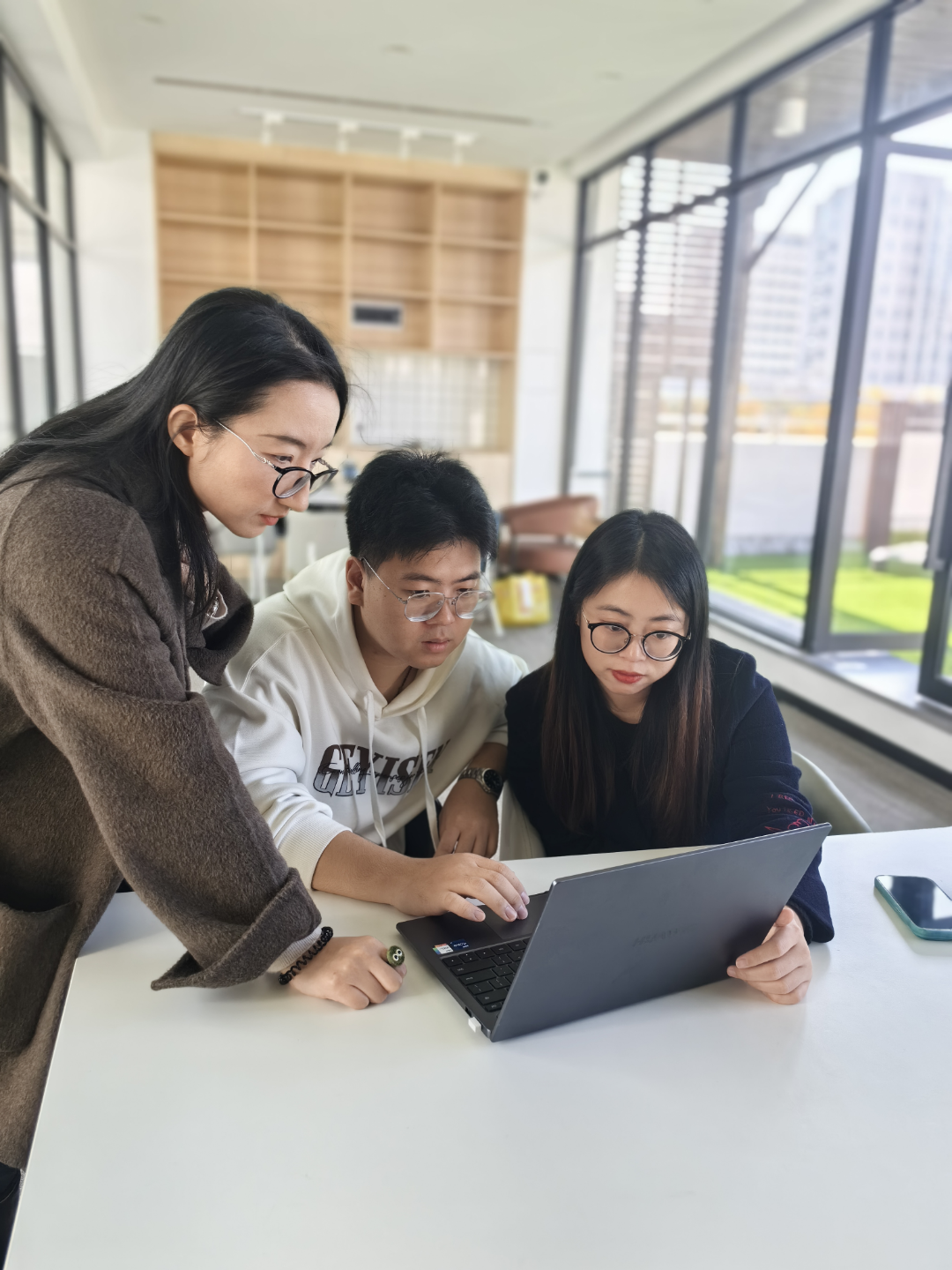 首战告捷 |上海对外经贸大学mba第十六届全国商业模拟