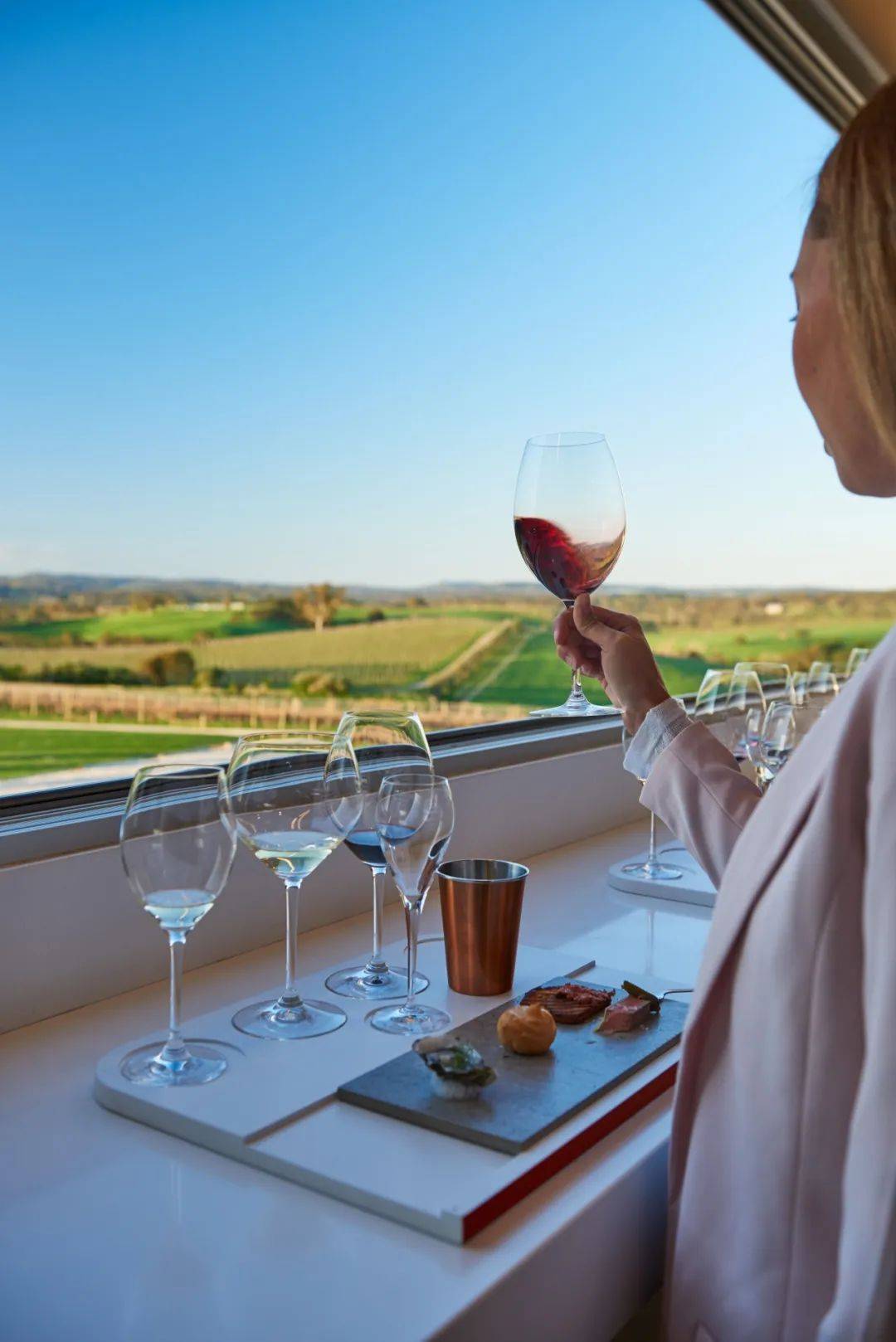 这两场大师班分别由世界葡萄酒大师凯斯帝(cassidy dart)与cws 威士忌