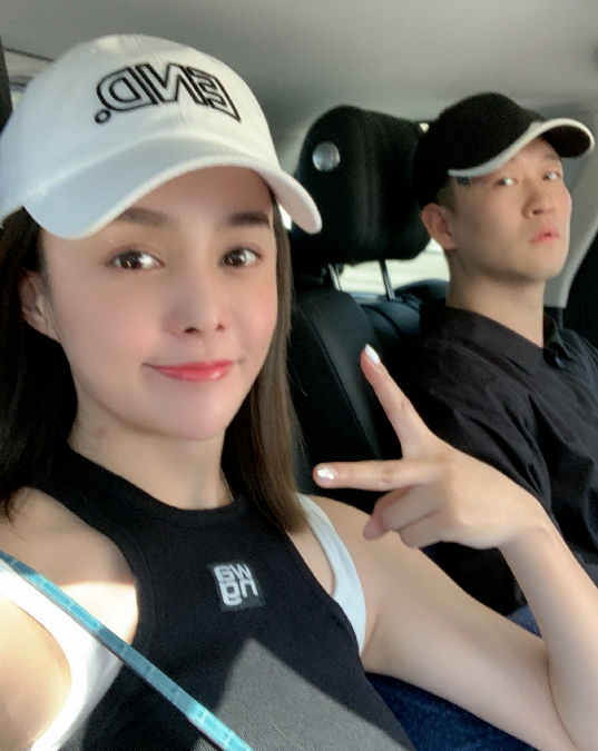 曹云金强行带女生回家人品堪忧?女方晒照公布恋情:两人交往已久
