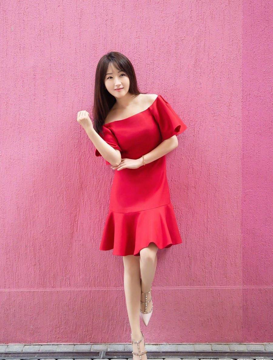 48岁杨钰莹终于扮美成功!