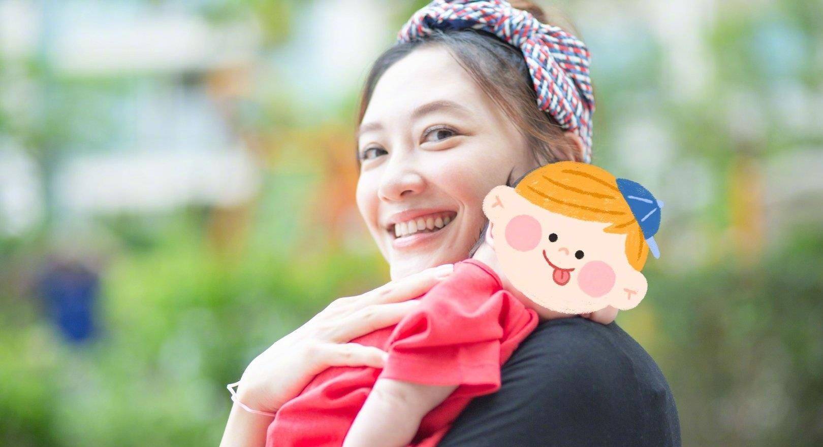 应采儿晒视频庆祝jasper开学:等待了八个月的心情.