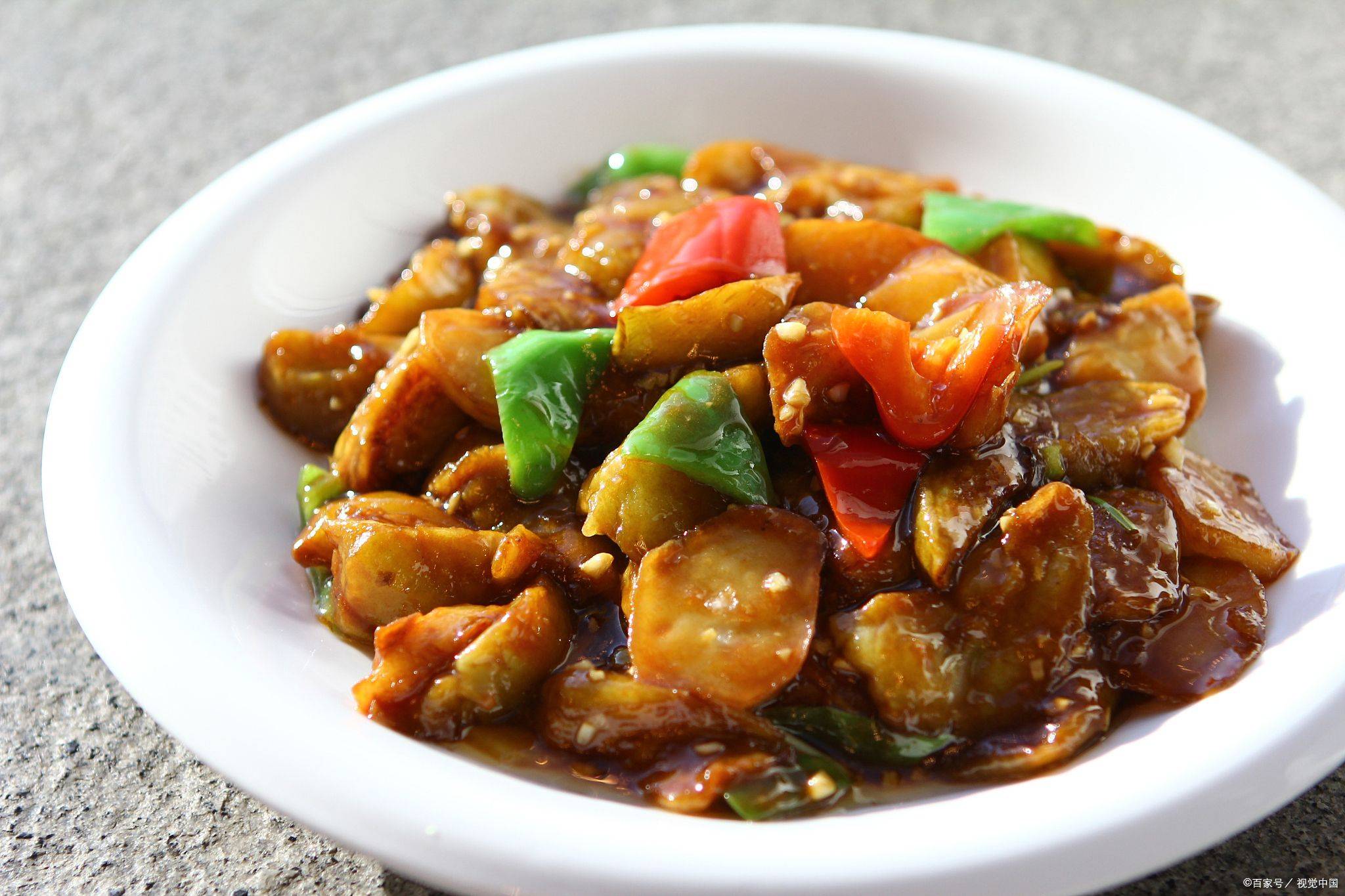 张红甫教你做香嫩多汁:茄子炒肉的家常做法与烹饪秘诀