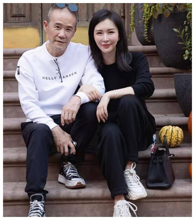 王石夫妇泰国拜佛还愿,田朴珺纹身惊艳,3岁女儿伴行_古天乐_信仰_口罩