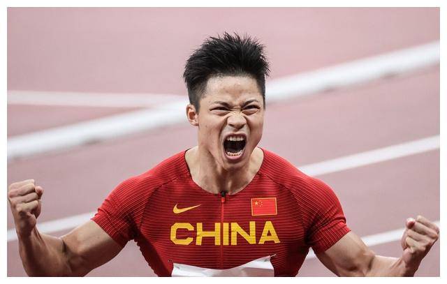 苏炳添创下了职业生涯的高光时刻,他以9秒83的成绩获得半决赛第一