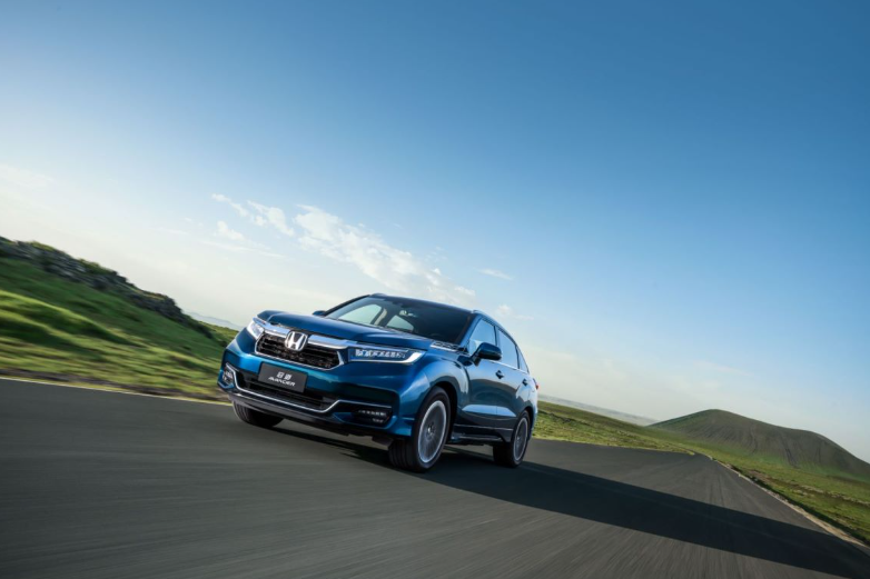 其中,2.0t动力版本搭载honda代号为k20c7的2.