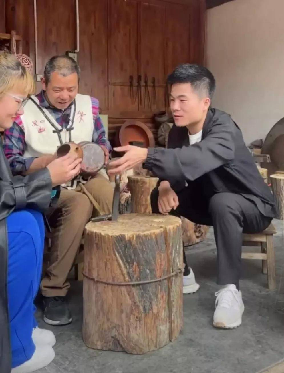 东方甄选的"去辉化"计划失败_工作_彩云_账号