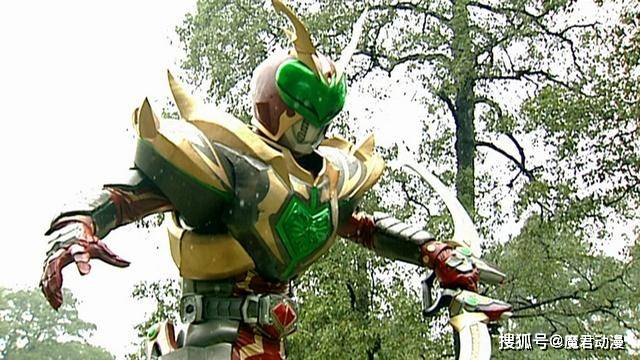 原创假面骑士卡利斯剧情中登场的两个形态狂野形态展示原生进化方向