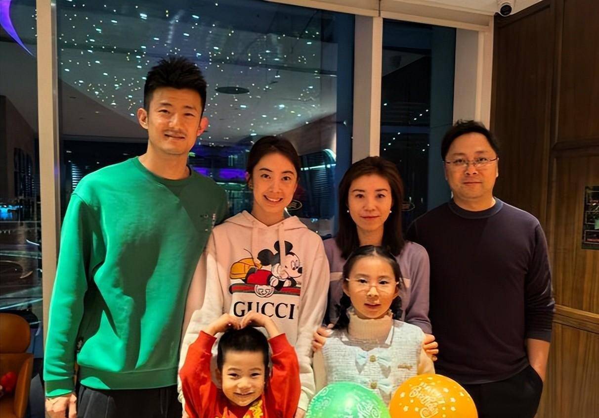 35岁羽毛球奥运冠军成赢家,球迷催生二胎_谌龙_奥运会_陈龙