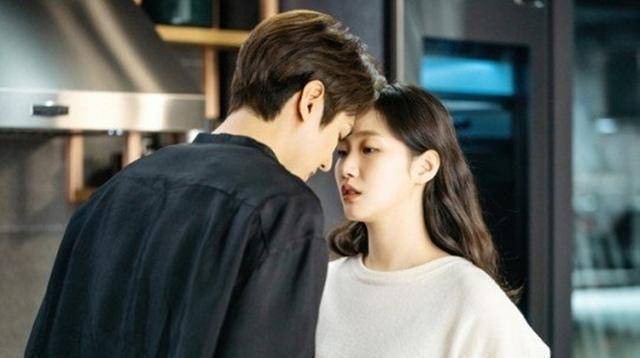 金高银诠释私服最美穿搭,宛如邻家少女,笑起来如沐春风_欧尼_带着