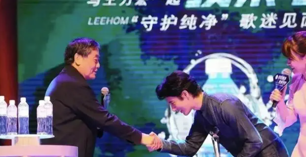 原创王力宏无声悼念宗庆后点赞两人10几年前合照彼此相互成就20年