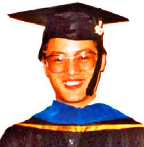 北大学霸卢刚的双面人生:因奖学金泡汤,射杀5人,最终饮弹自尽_林华