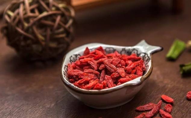 此物一钱,赛过3斤枸杞,每天泡水喝一杯,助你滋养脾胃,降肝火_养生